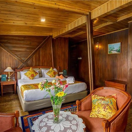 Muscatel Himalayan Resort - 400 Mts From Mall Road ダージリン エクステリア 写真