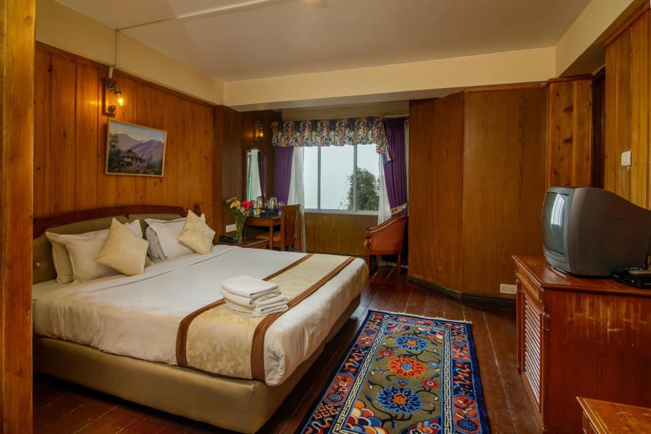 Muscatel Himalayan Resort - 400 Mts From Mall Road ダージリン エクステリア 写真