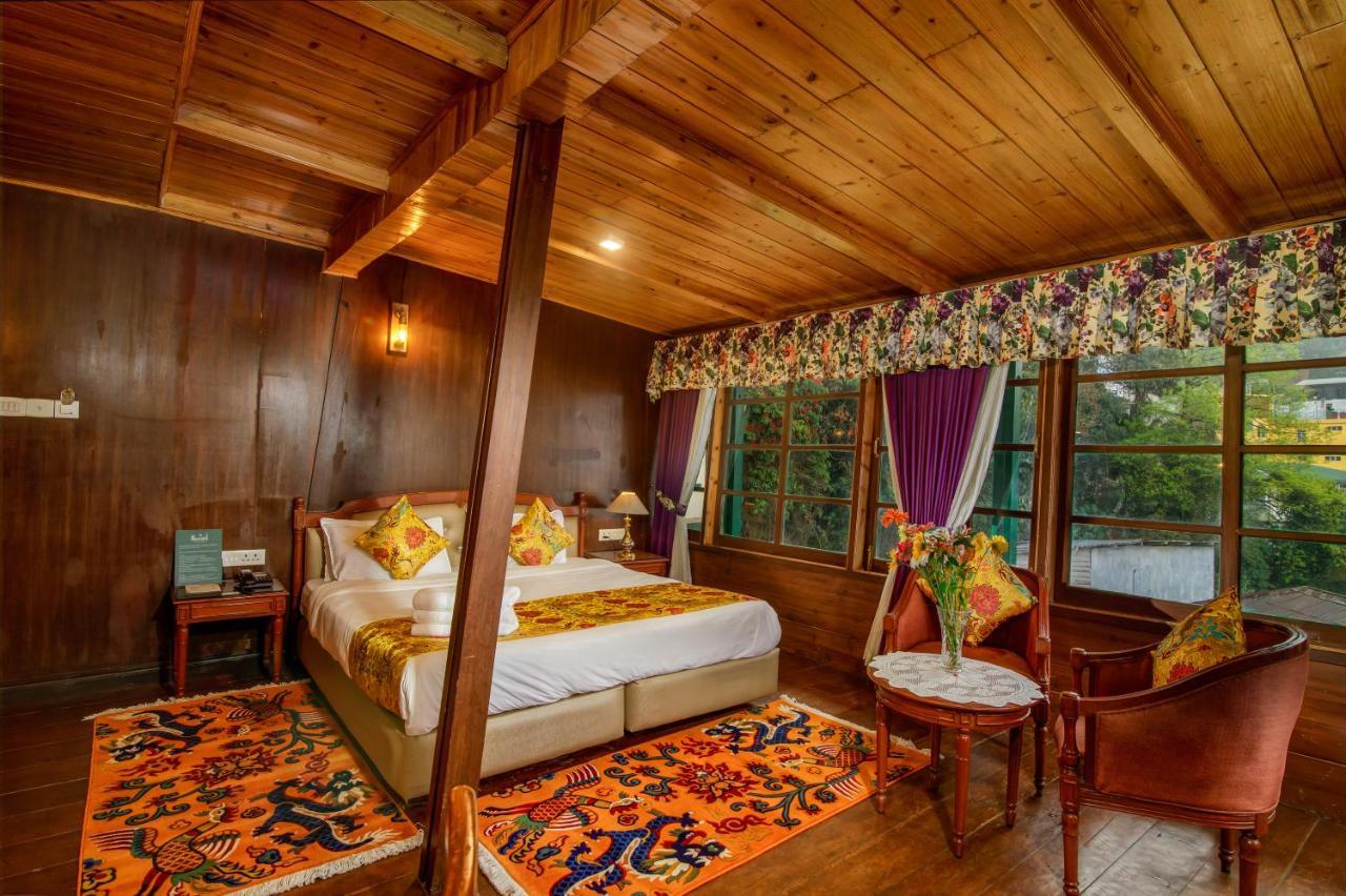 Muscatel Himalayan Resort - 400 Mts From Mall Road ダージリン エクステリア 写真