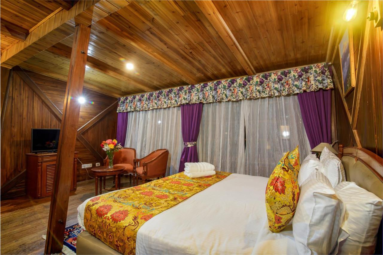 Muscatel Himalayan Resort - 400 Mts From Mall Road ダージリン エクステリア 写真