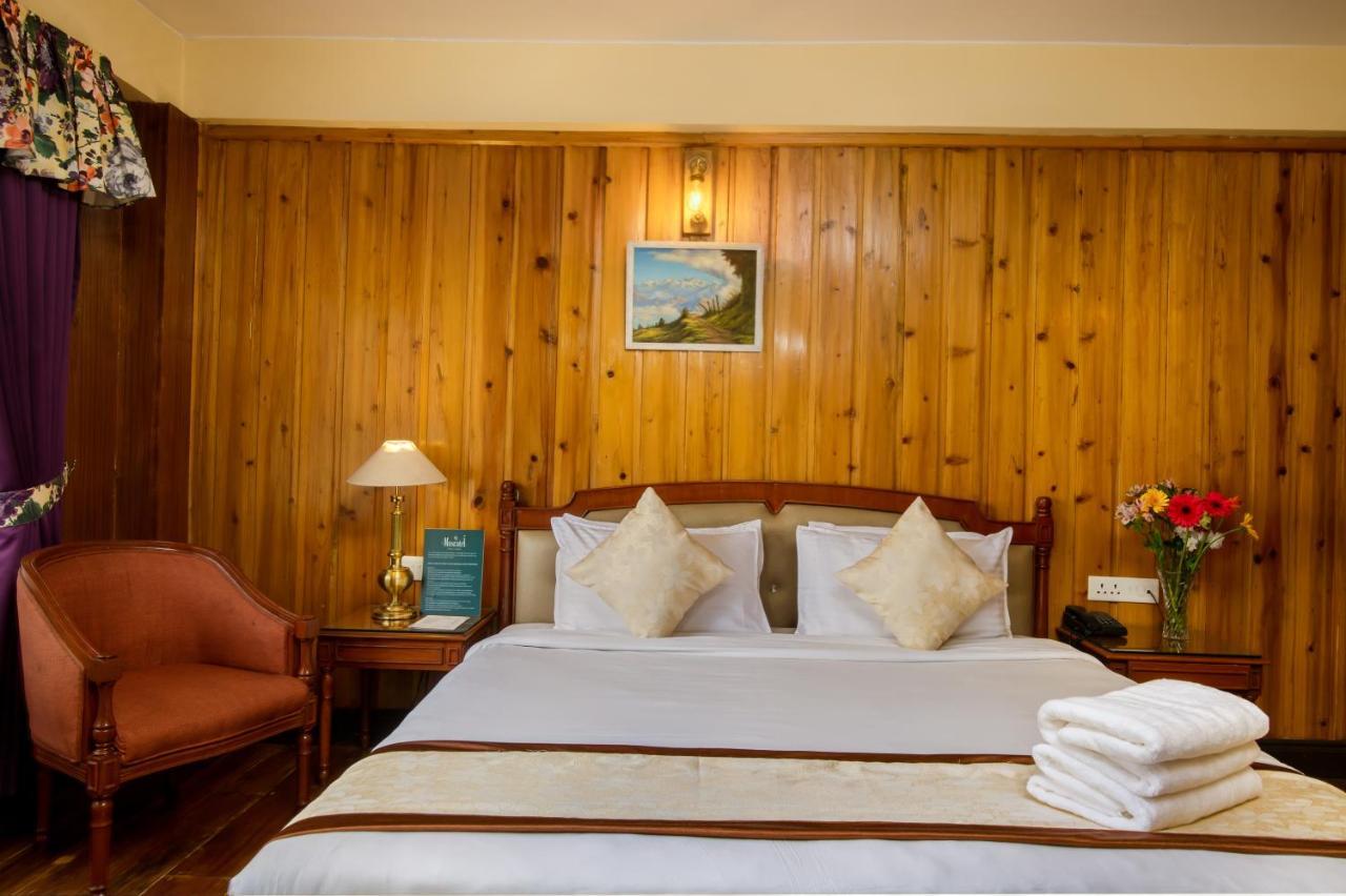 Muscatel Himalayan Resort - 400 Mts From Mall Road ダージリン エクステリア 写真