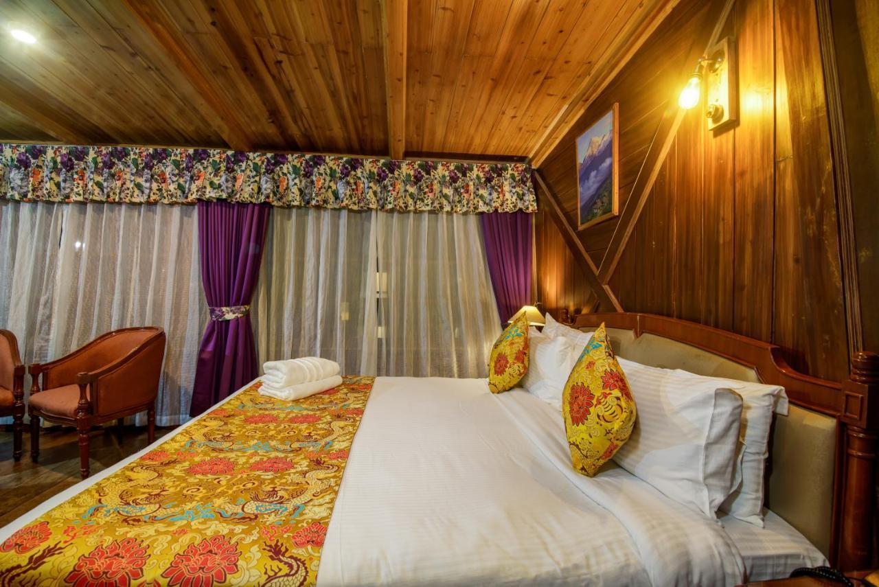 Muscatel Himalayan Resort - 400 Mts From Mall Road ダージリン エクステリア 写真