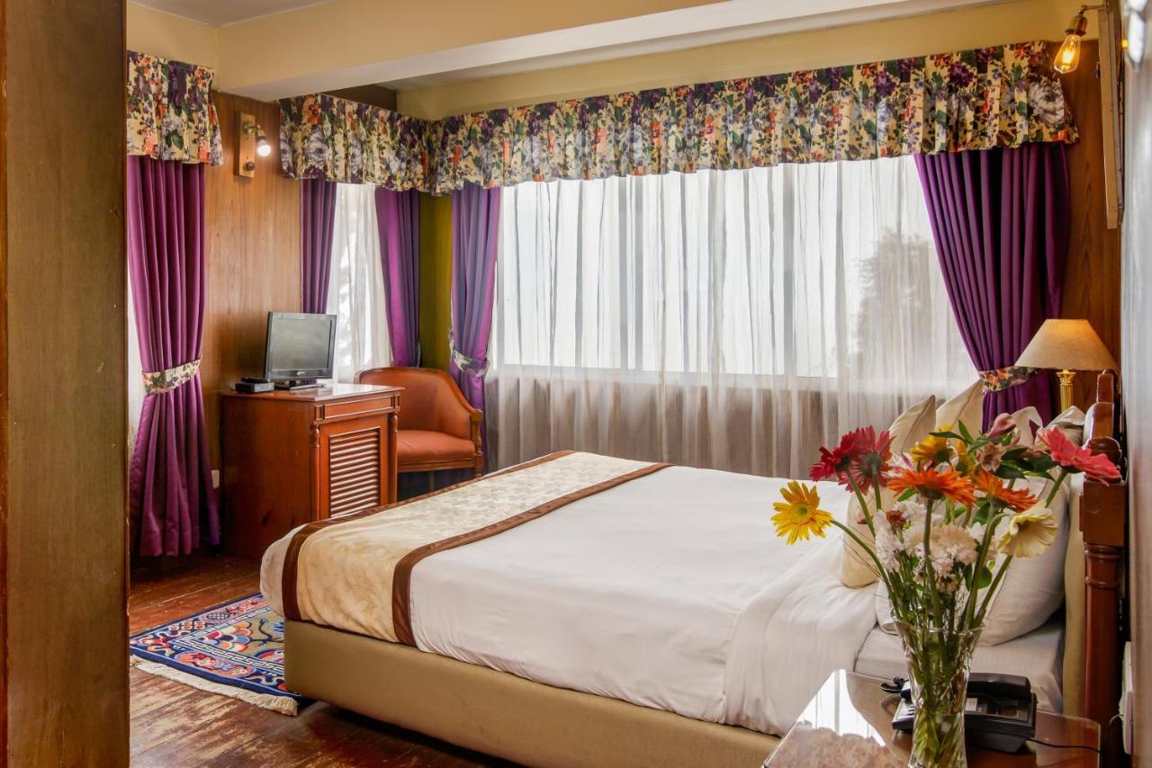 Muscatel Himalayan Resort - 400 Mts From Mall Road ダージリン エクステリア 写真