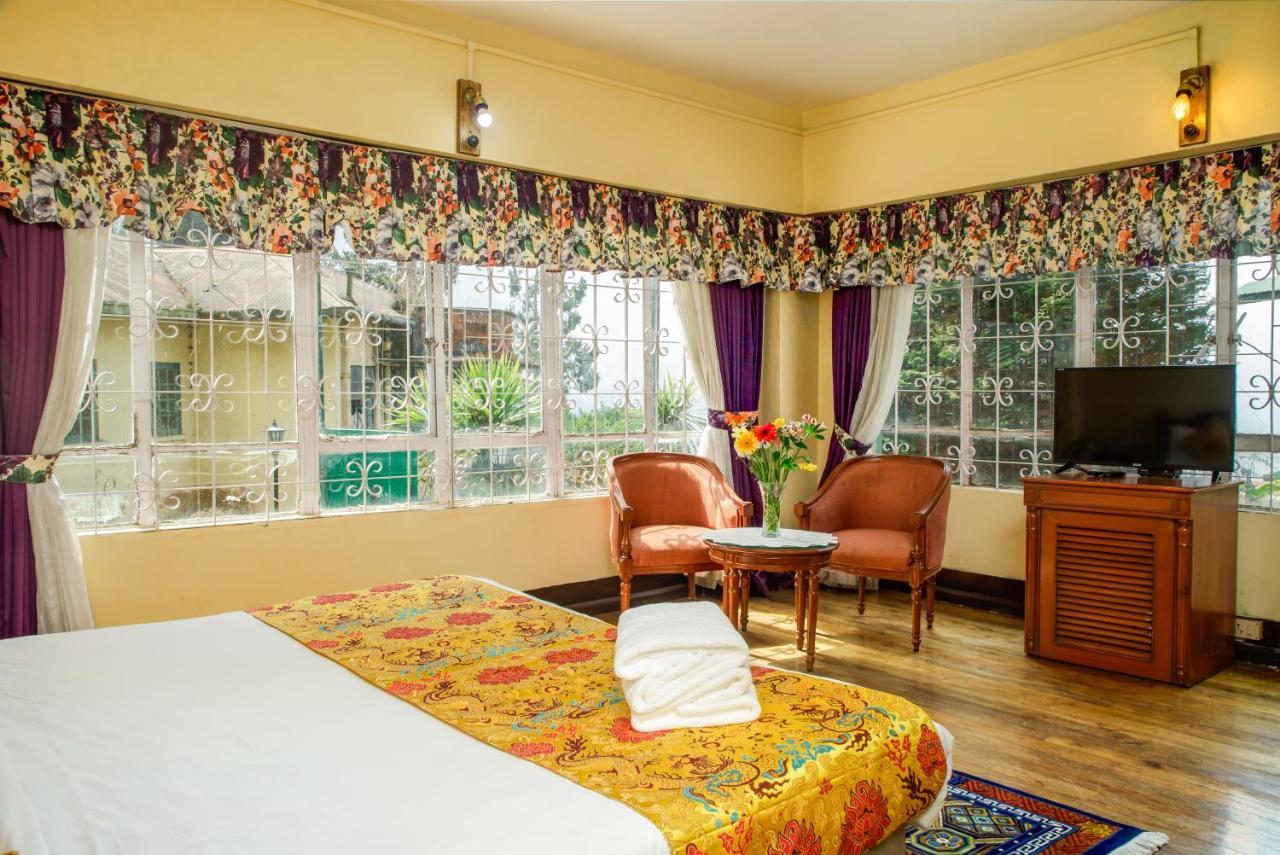 Muscatel Himalayan Resort - 400 Mts From Mall Road ダージリン エクステリア 写真
