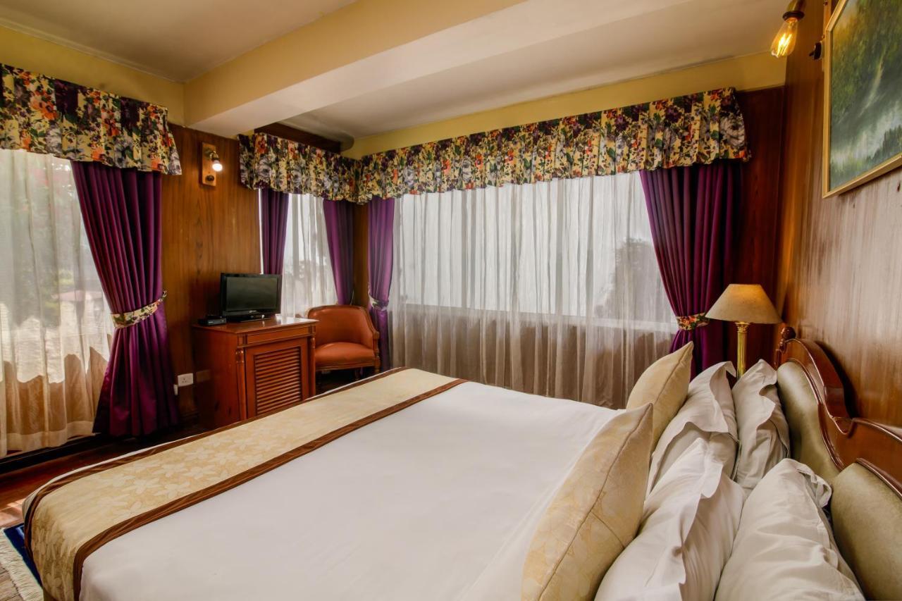 Muscatel Himalayan Resort - 400 Mts From Mall Road ダージリン エクステリア 写真