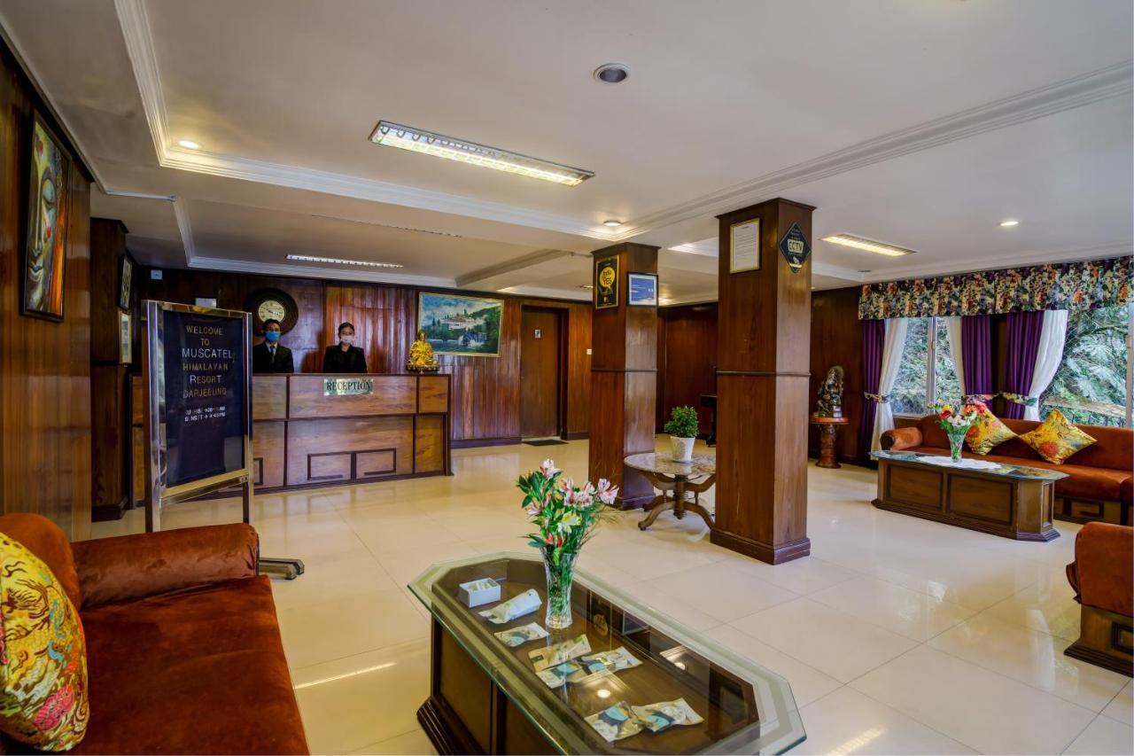 Muscatel Himalayan Resort - 400 Mts From Mall Road ダージリン エクステリア 写真