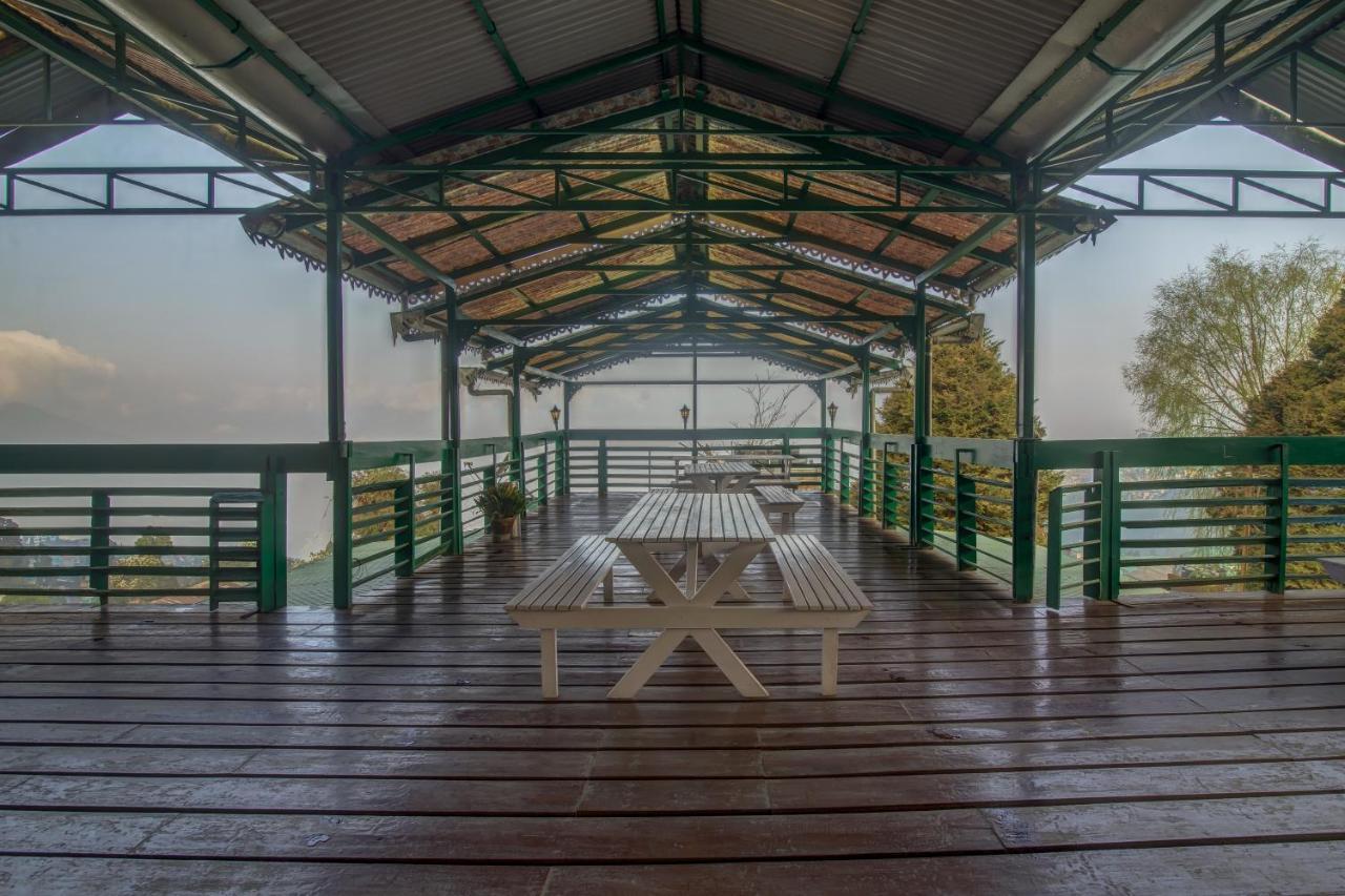 Muscatel Himalayan Resort - 400 Mts From Mall Road ダージリン エクステリア 写真