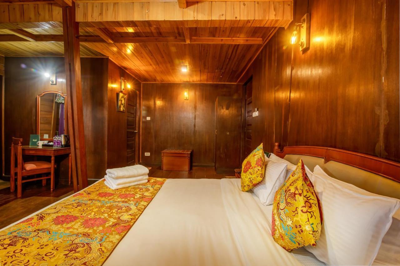 Muscatel Himalayan Resort - 400 Mts From Mall Road ダージリン エクステリア 写真
