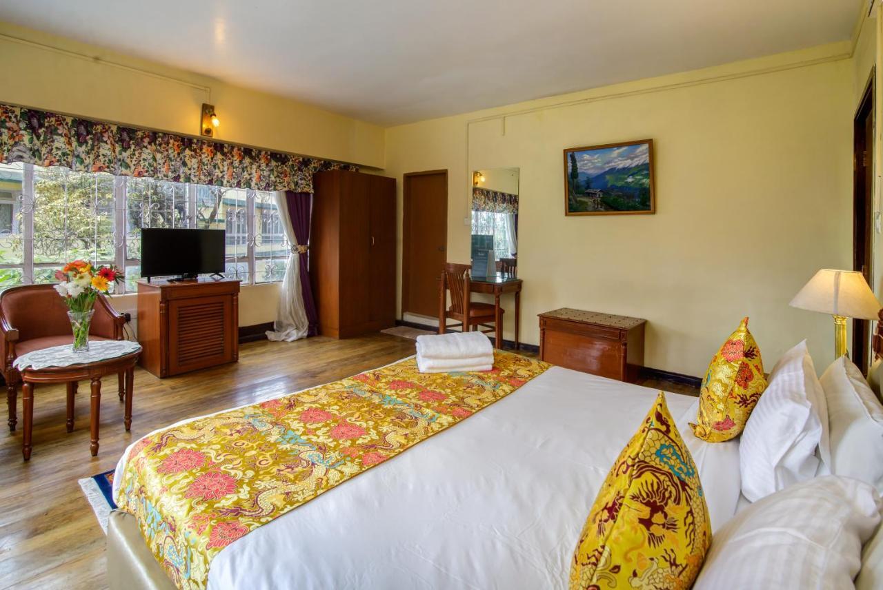 Muscatel Himalayan Resort - 400 Mts From Mall Road ダージリン エクステリア 写真