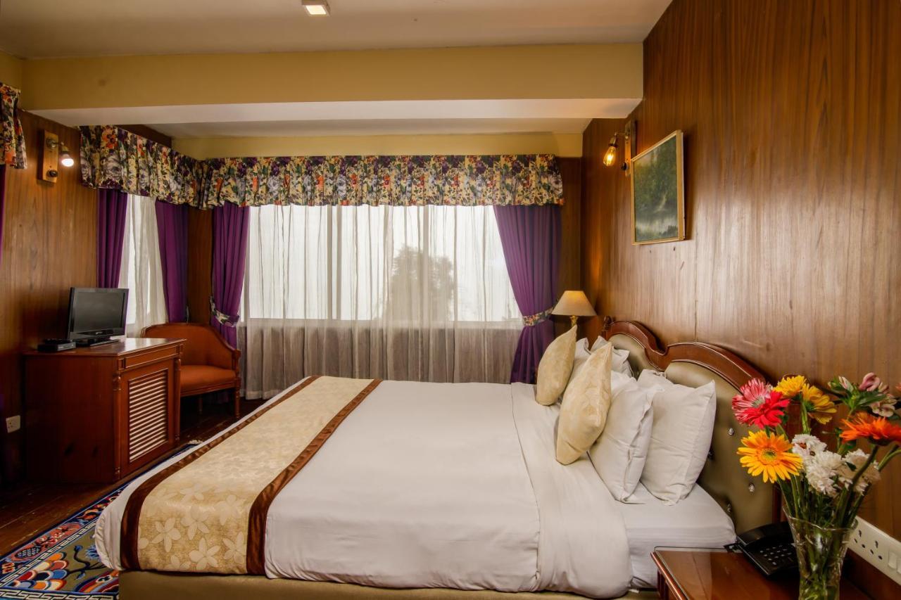 Muscatel Himalayan Resort - 400 Mts From Mall Road ダージリン エクステリア 写真