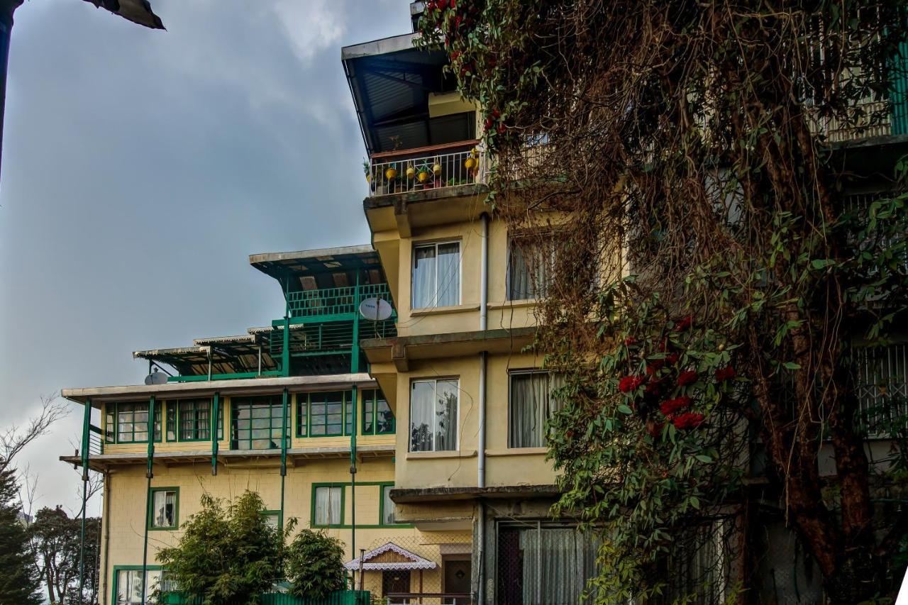Muscatel Himalayan Resort - 400 Mts From Mall Road ダージリン エクステリア 写真